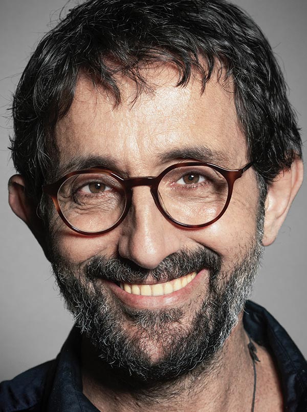 man-glasses-face-smile-long-01