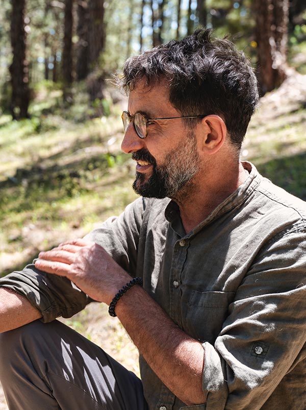 man-glasses-face-smile-long-03